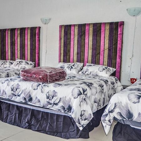 Sani Bonani Guest House Klerksdorp Exterior foto