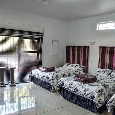 Sani Bonani Guest House Klerksdorp Exterior foto