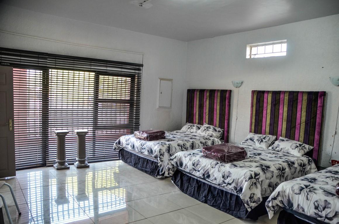 Sani Bonani Guest House Klerksdorp Exterior foto