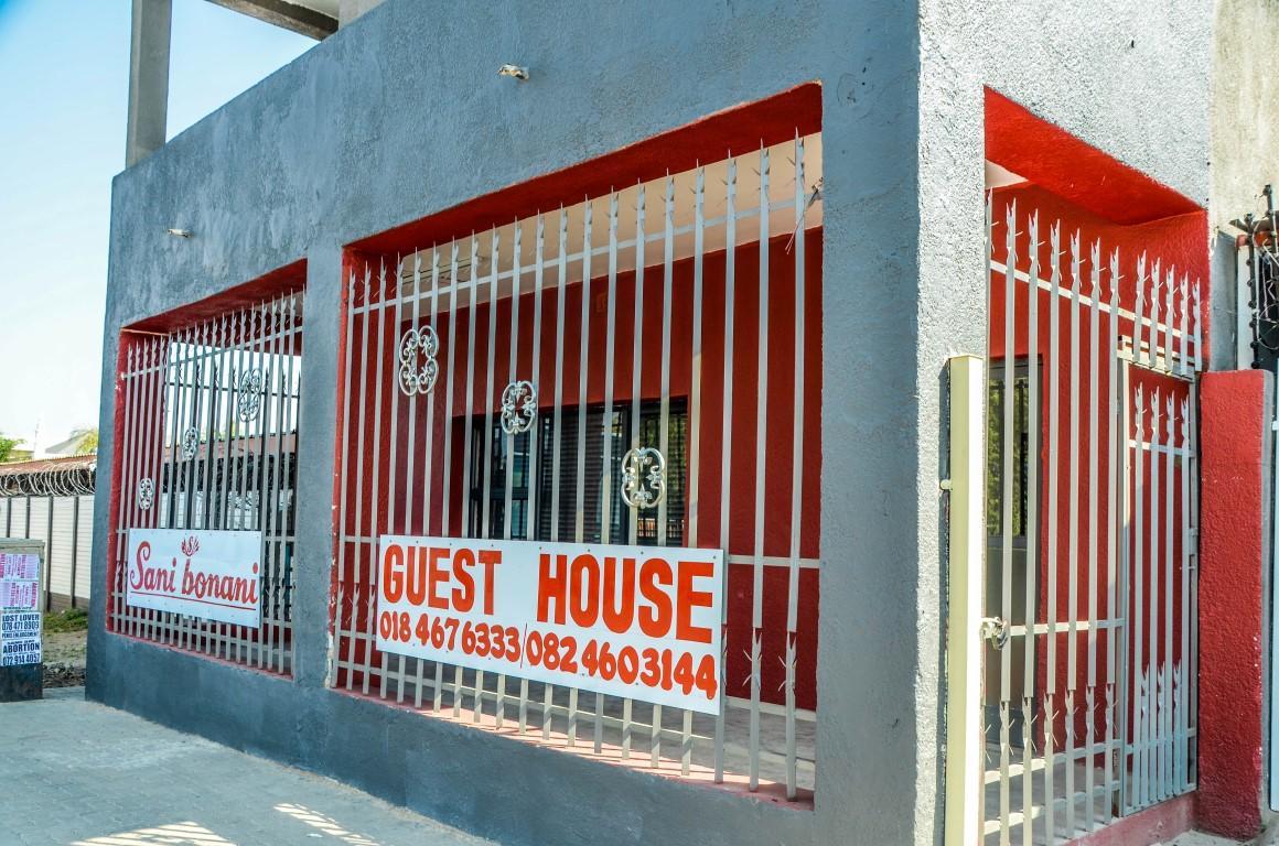 Sani Bonani Guest House Klerksdorp Exterior foto